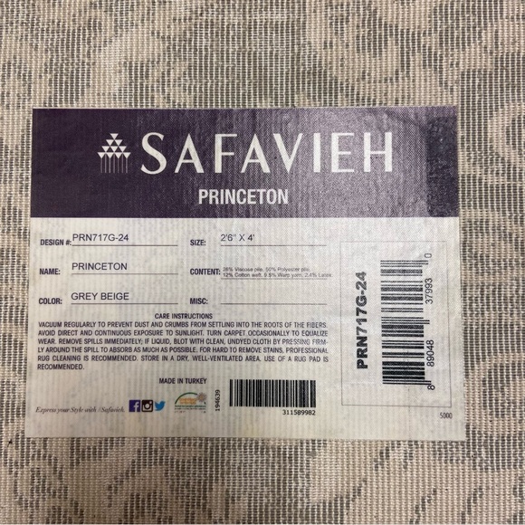 SAFAVIEH AREA RUG - Picture 5 of 6